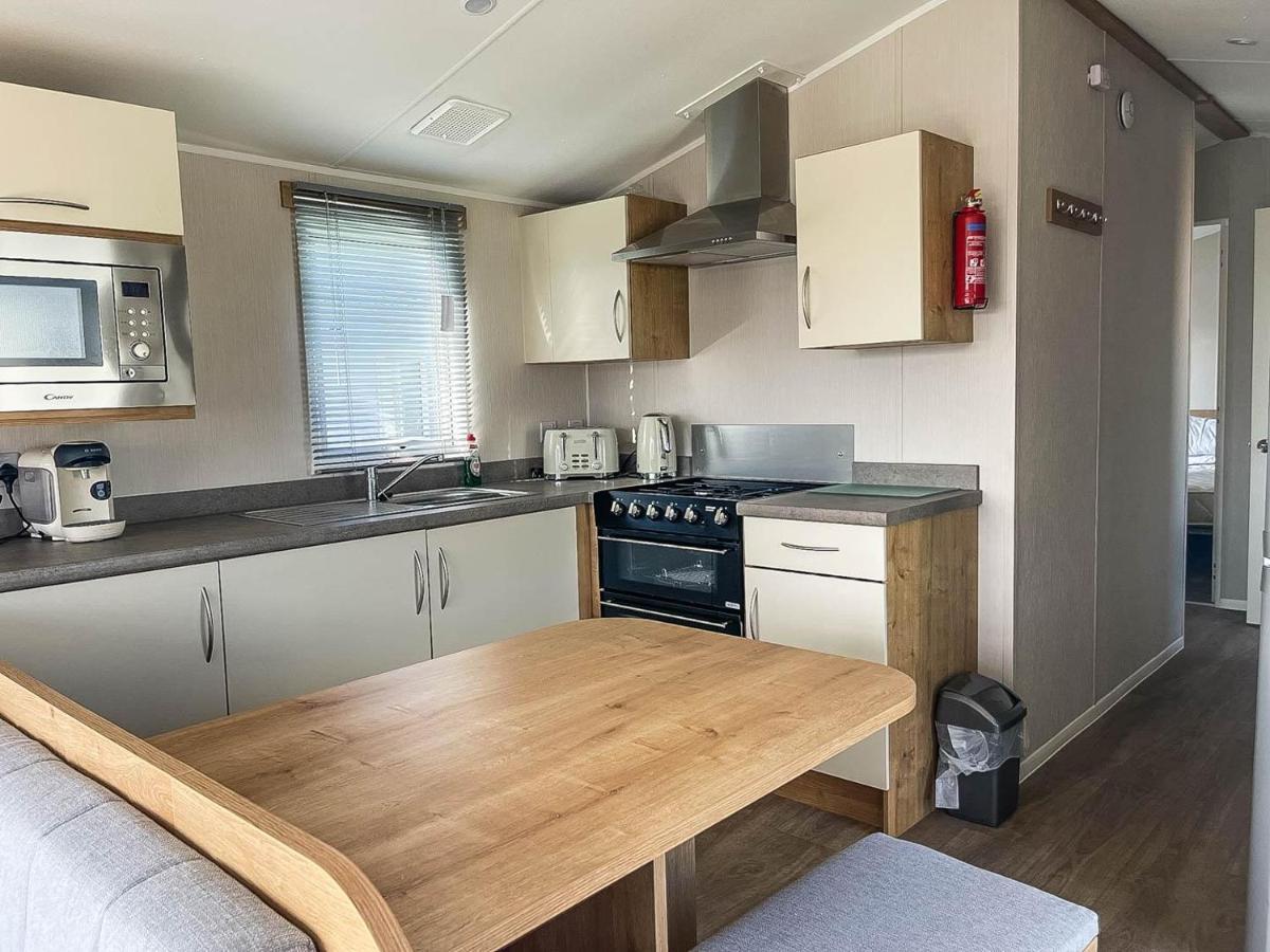 Hotel Lovely 8 Berth Caravan For Hire At Barmston Beach Holiday Park Ref 62002O à Lund Extérieur photo