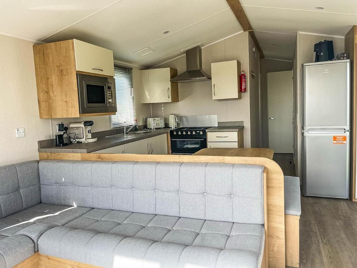 Hotel Lovely 8 Berth Caravan For Hire At Barmston Beach Holiday Park Ref 62002O à Lund Extérieur photo
