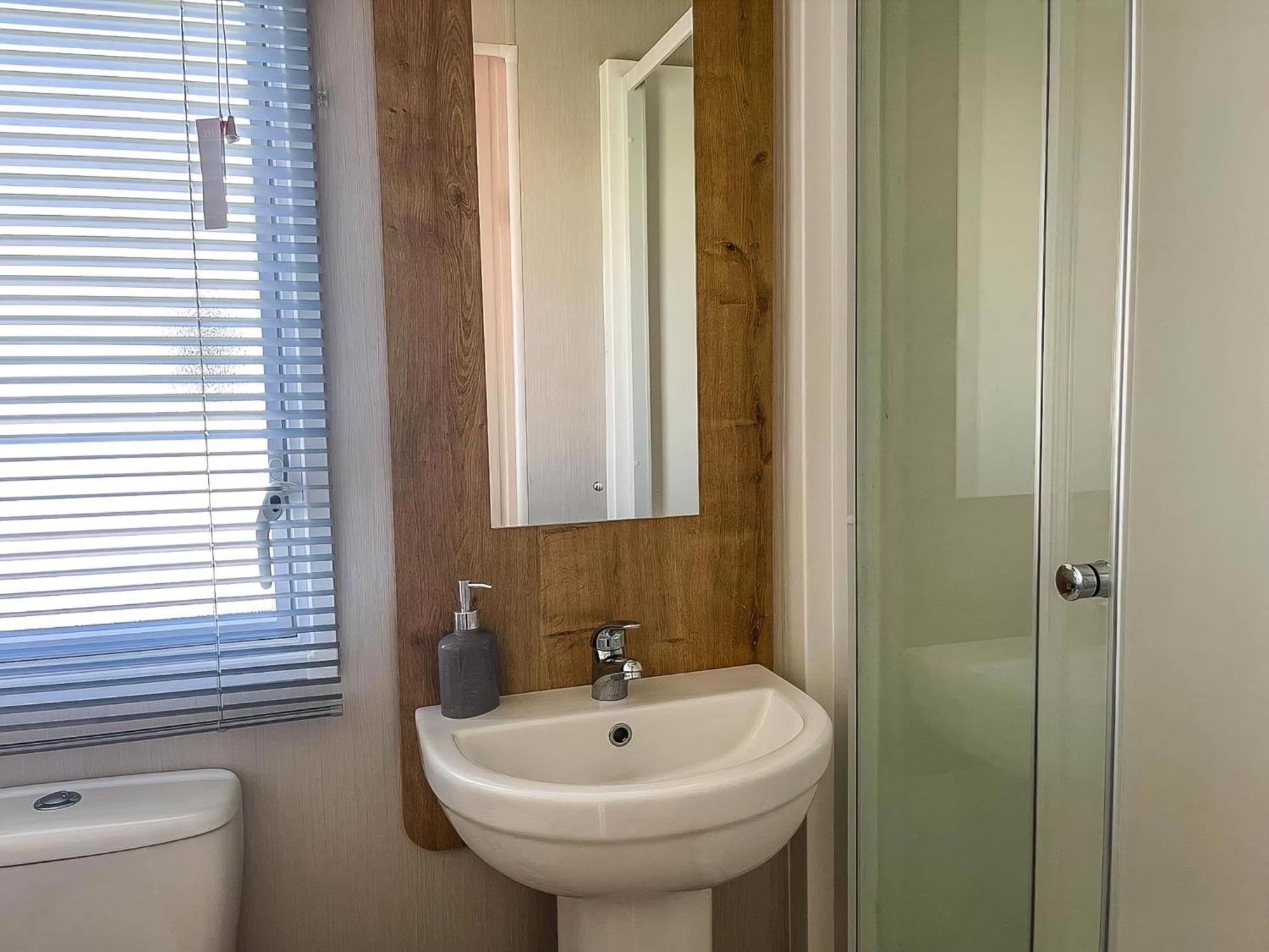 Hotel Lovely 8 Berth Caravan For Hire At Barmston Beach Holiday Park Ref 62002O à Lund Extérieur photo
